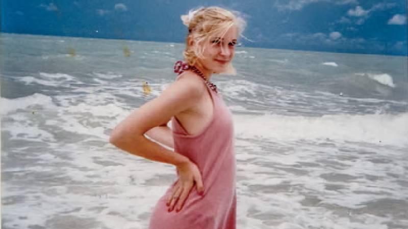 epstein magdurlarindan virginia giuffrein ani kitabi yayimlandi icinde bulundugum tehlikenin farkinda degildim benden tasiyici annelik yapmam istendi 3EmziNbR.jpg