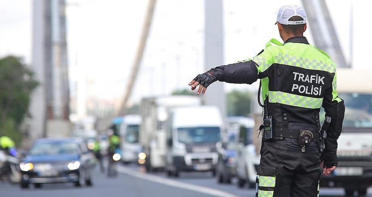 meclisin masasinda trafik kurallari var araba sattiracak cezalar kapida 1Q8xJMK1.jpg