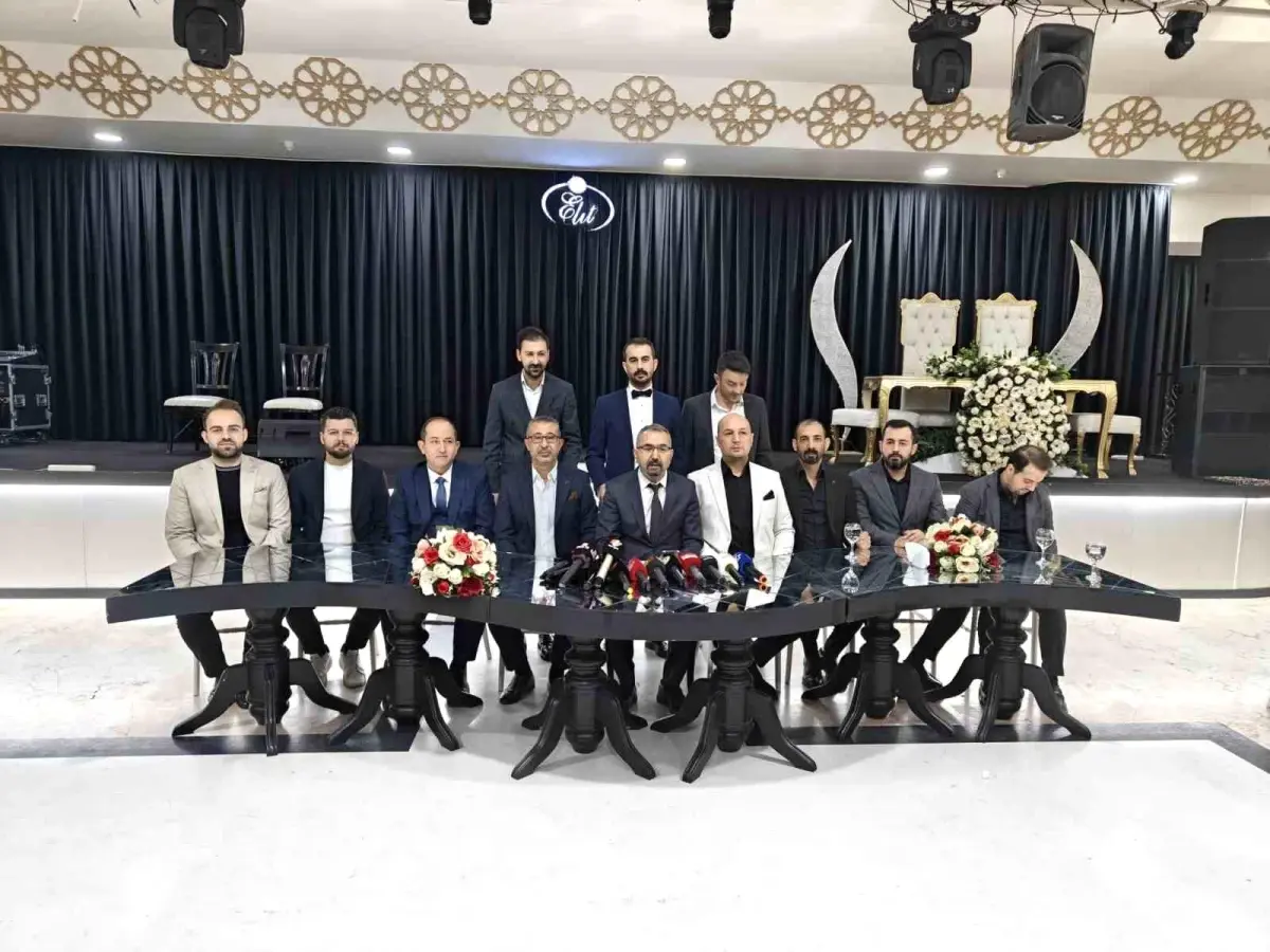 refik karakuzay sarraflar dernegine aday YayCy3V8.jpg