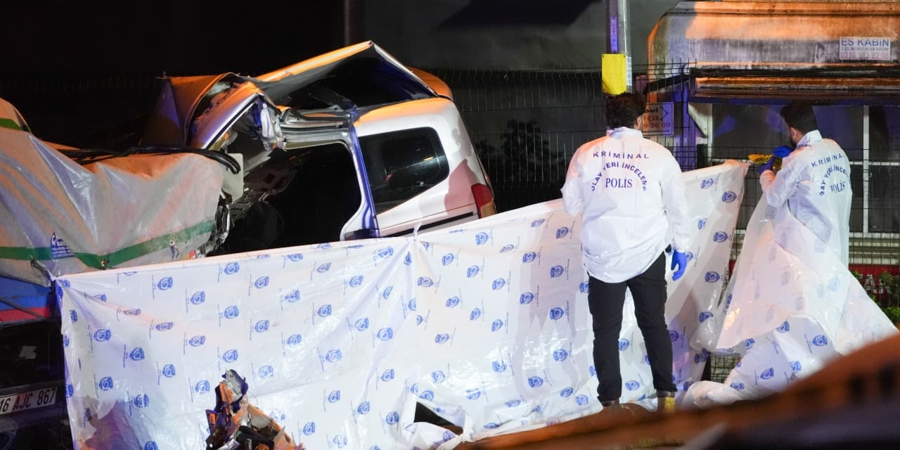 sultanbeylide film gibi olay cevirmeden kacti kaza yapti polise ates acti iBcE6q4d.jpg