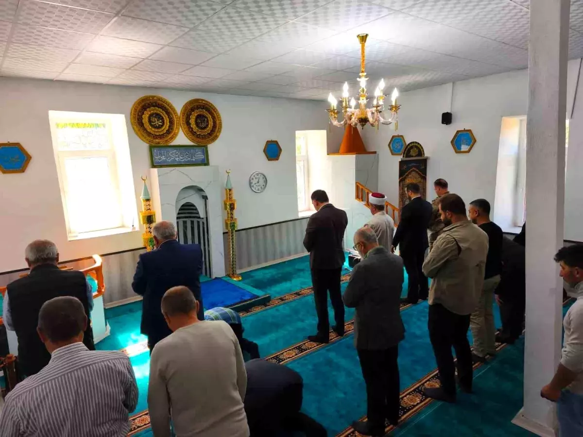 tuncelide onarilan cami yeniden ibadete acildi H8ZxE4GX.jpg