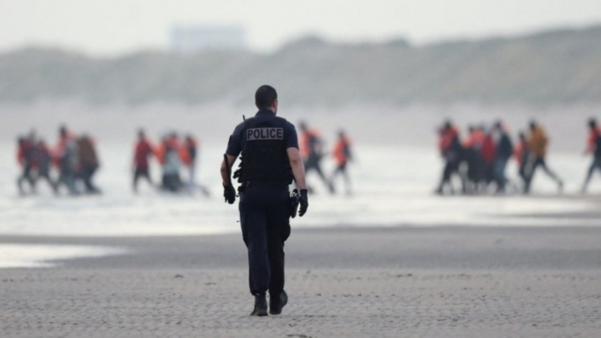 fransadan ingiltereye denizden gecen iranli kacak gocmen ikinci kez gonderildi AwUztyMa.jpg