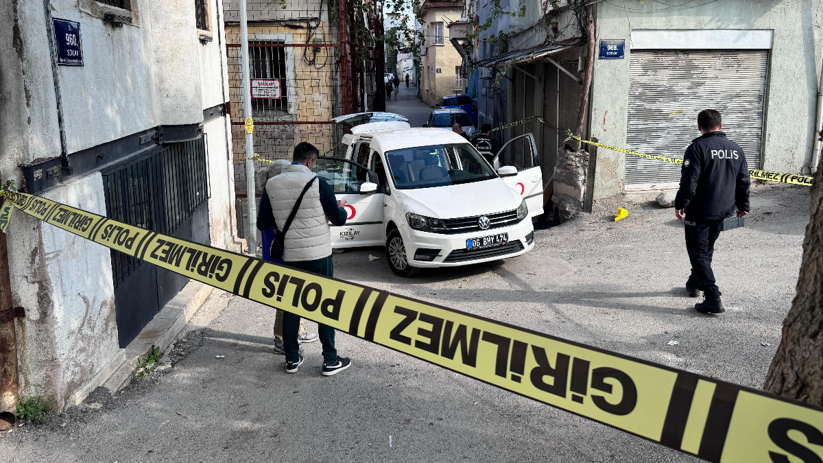 izmirde kizilay personeline silahli saldiri wfGFP3qg.jpg