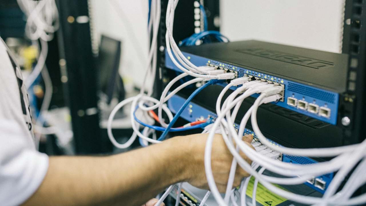 teknoloji devi yil sonuna kadar binlerce kisiyi isten cikaracak nIchkiIl.jpg